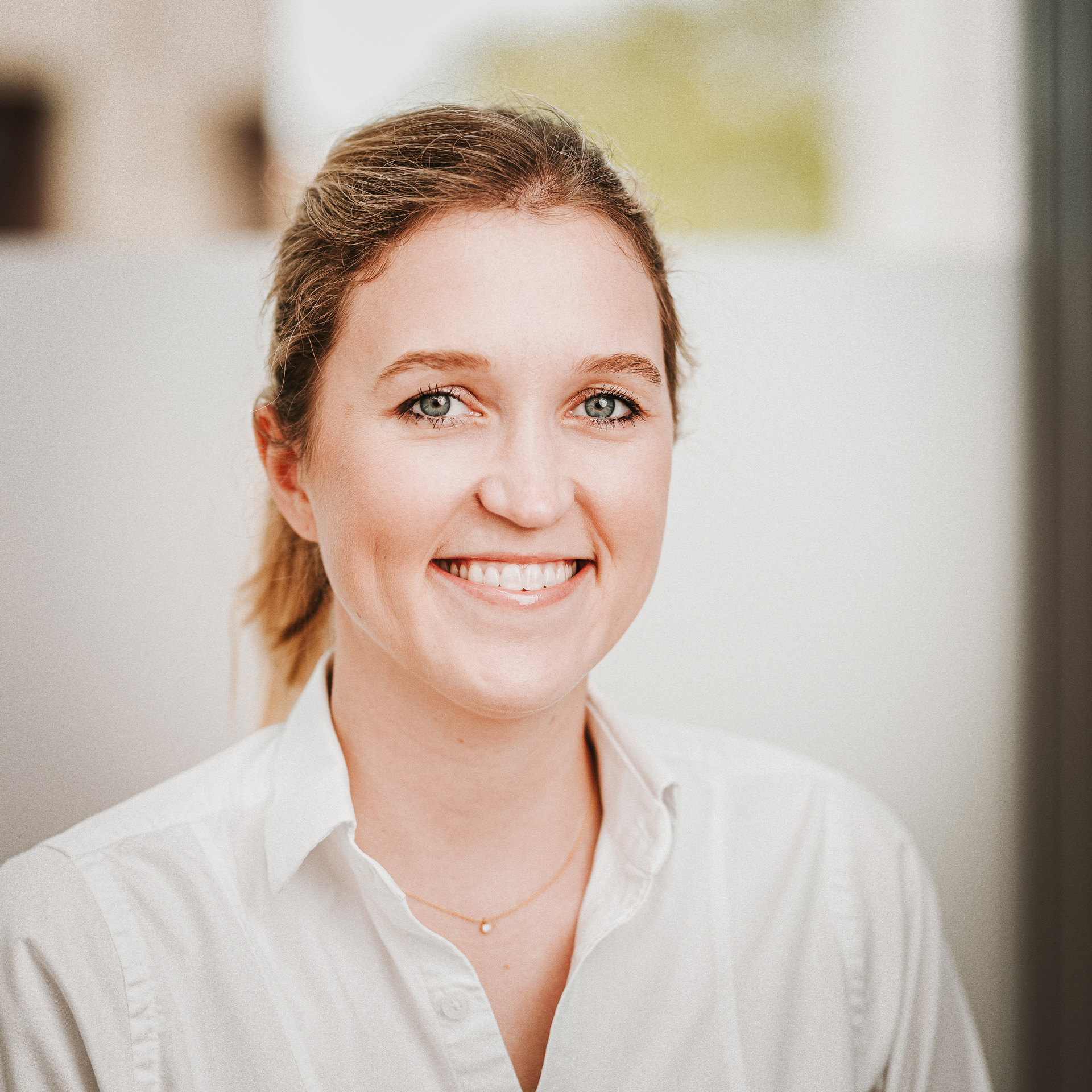 Kieferorthopädie Dr. Lisa Wegner | ZÄHNE bewegen Neuss